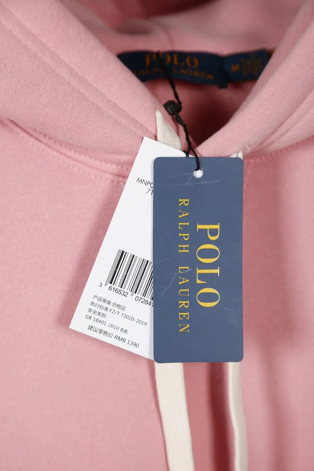 P240 Actual photo [Evergreen for all seasons] Style number: 25003# Color: off-white/light pink/light blue/oatmeal gray/light floral gray/dark floral gray/red/brown/black and red label/black and white label/saffron label/hidden white label Size: S to 370g double-sided cotton heavyweight fabric✅ - Original same 7.5CM widened thread processing✅ - Front collar patchwork triangle block, four-needle six-thread topstitch design✅ - RL four-season classic style, loose fit, easy for both men and women to control, simple and clean, versatile, no mistakes, exposed topstitching, patchwork triangle, 1.3cm retro primary color hook drawstring, full of details